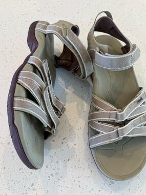 Teva Womens 8.5 Tirra Hiking Sandals Adjustable Strap Outdoor Walking Gray